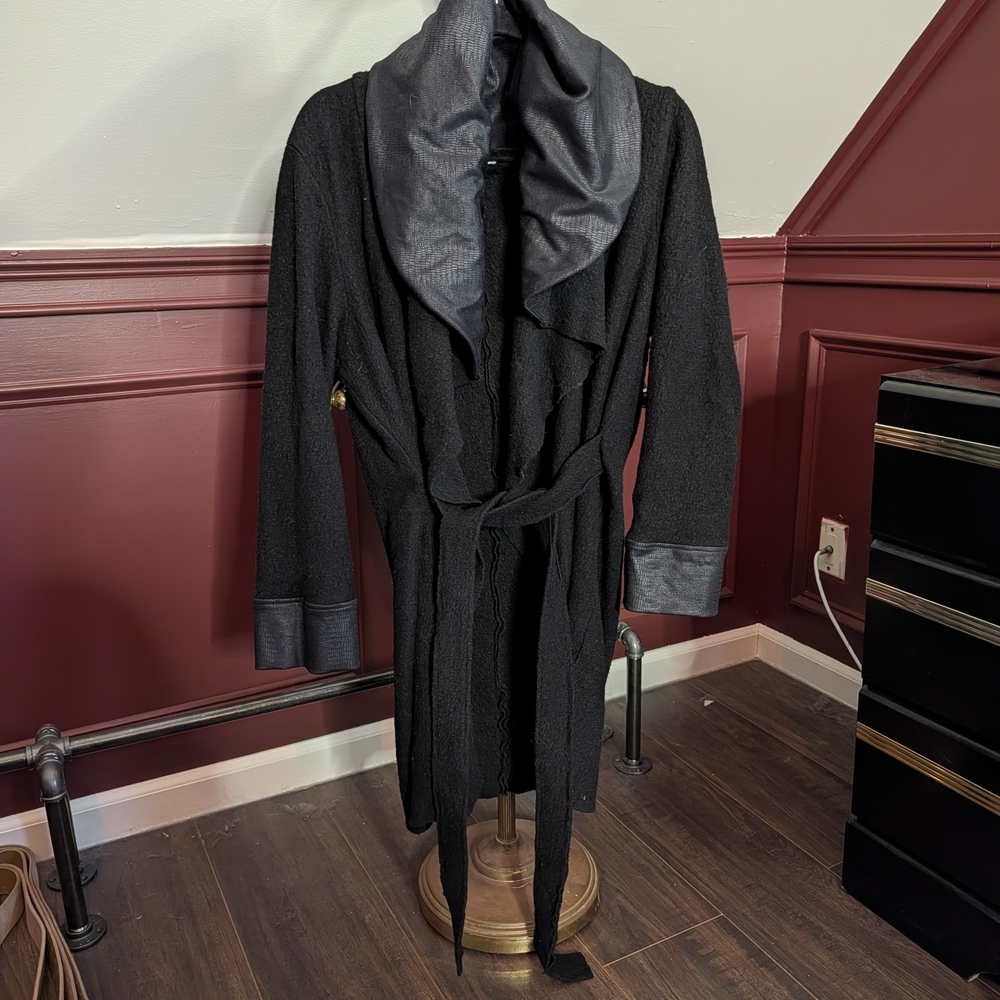 SCAPA Lauren Perre Black Knit Belted Alligator Shawl Cardigan Jacket Canada XL